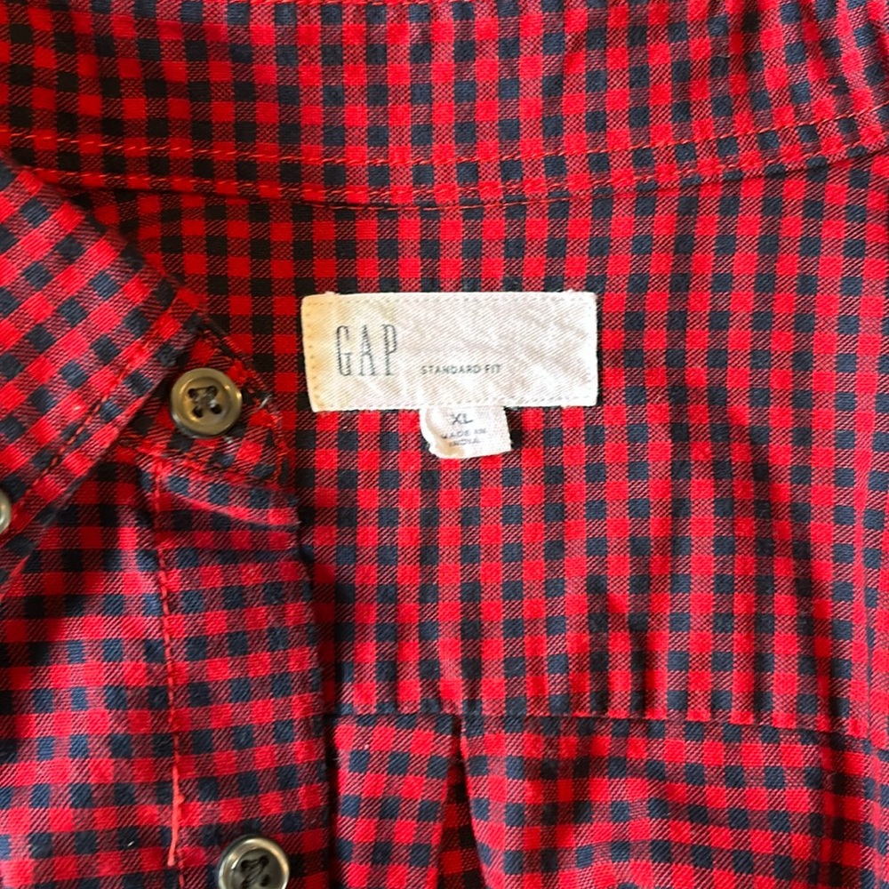 Black and red checkered gap shirt